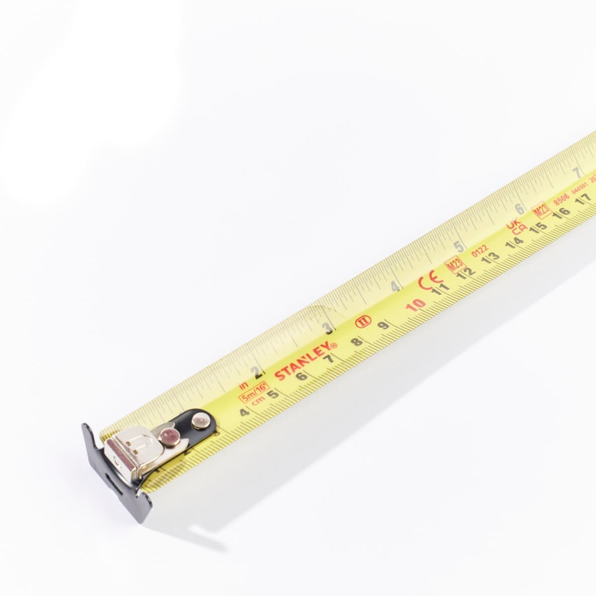 STANLEY ตลับเมตร 5 เมตร Control-Lock รุ่น STHT37217-30 สายวัดกว้าง 25 มม. ตะขอเกี่ยวขนาดใหญ่เหมาะกับทุกพื้นผิว น้ำหนักเบา (สแตนเล่ย์)