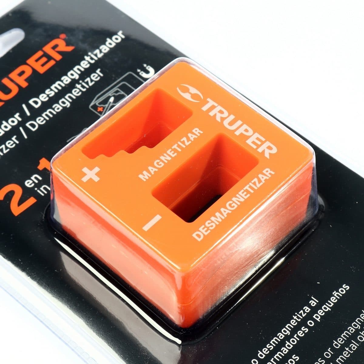 ตัวถอดและอัดแม่เหล็กสำหรับไขควง ทรูเปอร์ (TRUPER) รุ่น 14141 ฝาครอบทำจากโพรพิลีน ความยาว 51 มม. ความสูง 50 มม. ความกว้าง 28.5 มม.