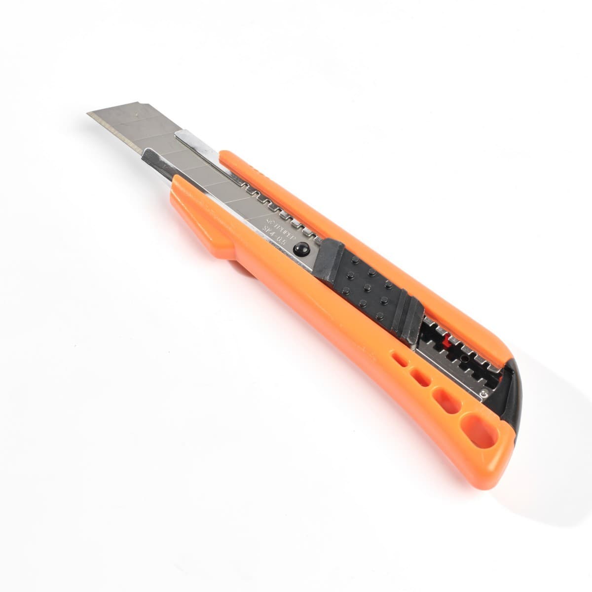 TRUPER มีดคัตเตอร์อเนกประสงค์ 16974 ขนาด 6 นิ้ว รุ่น CUT-6 ทำจากเหล็กกล้า SK4 ทนทานกว่าเหล็กกล้าคาร์บอนถึง 2 เท่า