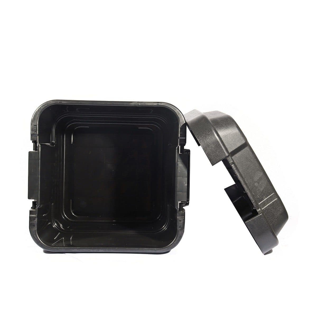 TRUSCO กล่องอเนกประสงค์ ฝานูน 30 ลิตร สีดำ รุ่น BLKC-30 รับน้ำหนักได้ 100 กก. สามารถนั่งได้ (ทรัสโก้)