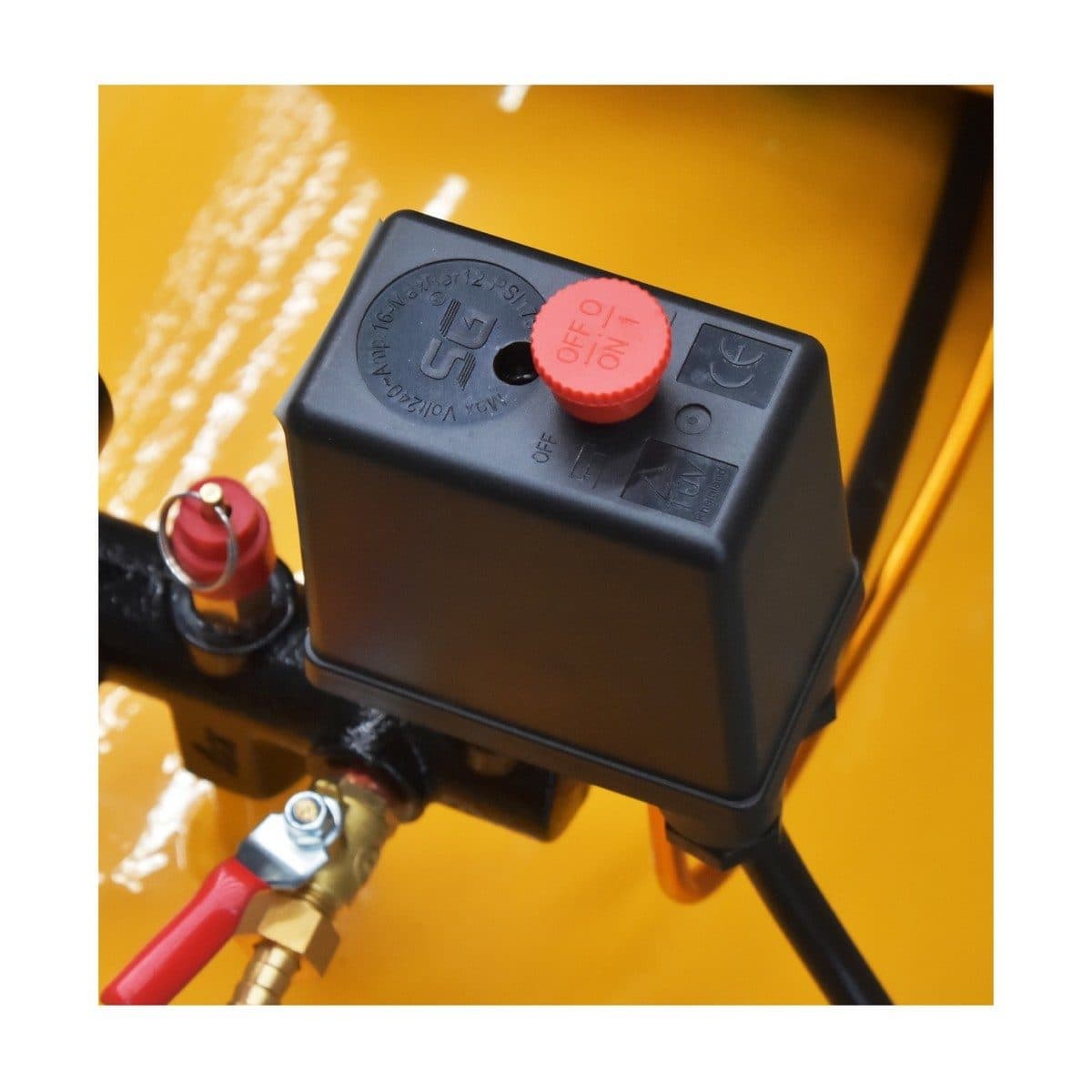 VALU ปั๊มลมสายพาน 2 หัว รุ่น 251-60 มอเตอร์ 1.5 แรงม้า (1100 วัตต์) ถัง 60 ลิตร ไฟ 1 เฟส ความเร็วรอบ 2800 รอบ/นาที แรงดันลม 8 บาร์ ปริมาณลม 